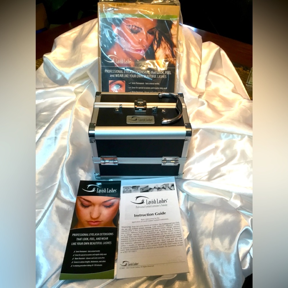 LAVISH LASHES EXTENSION KIT